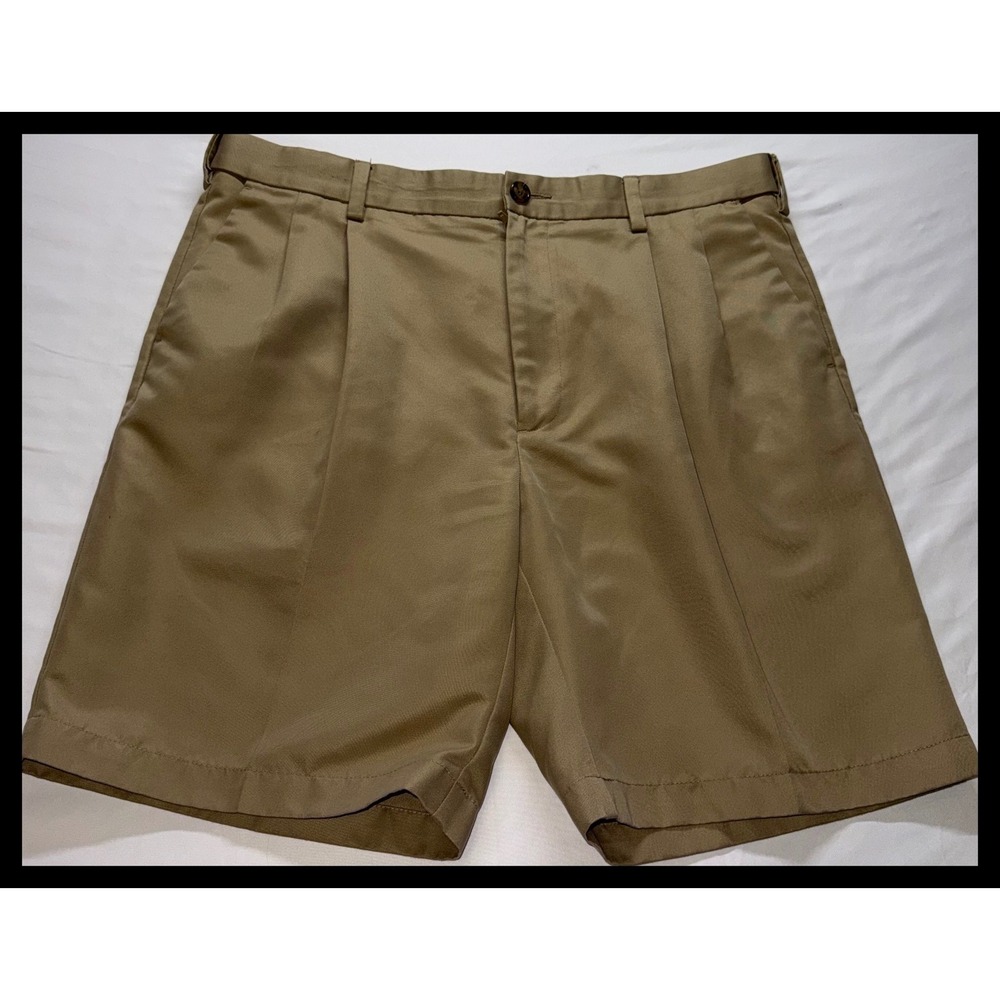 Roundtree & Yorke Shorts Mens 36 Tan Pleated Khaki Chino Classic